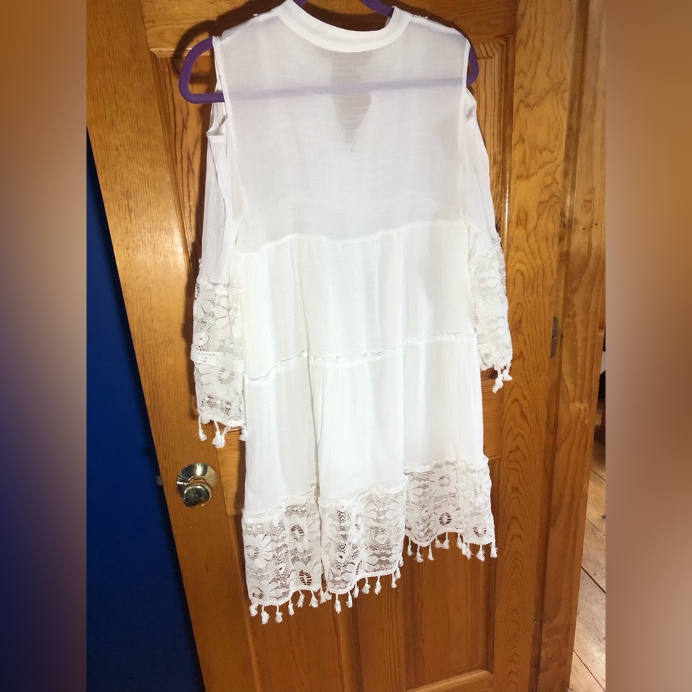 Women’s Bohemian White Dress with Lace & Bell Sleeves, size 6 - Picture 5 of 7